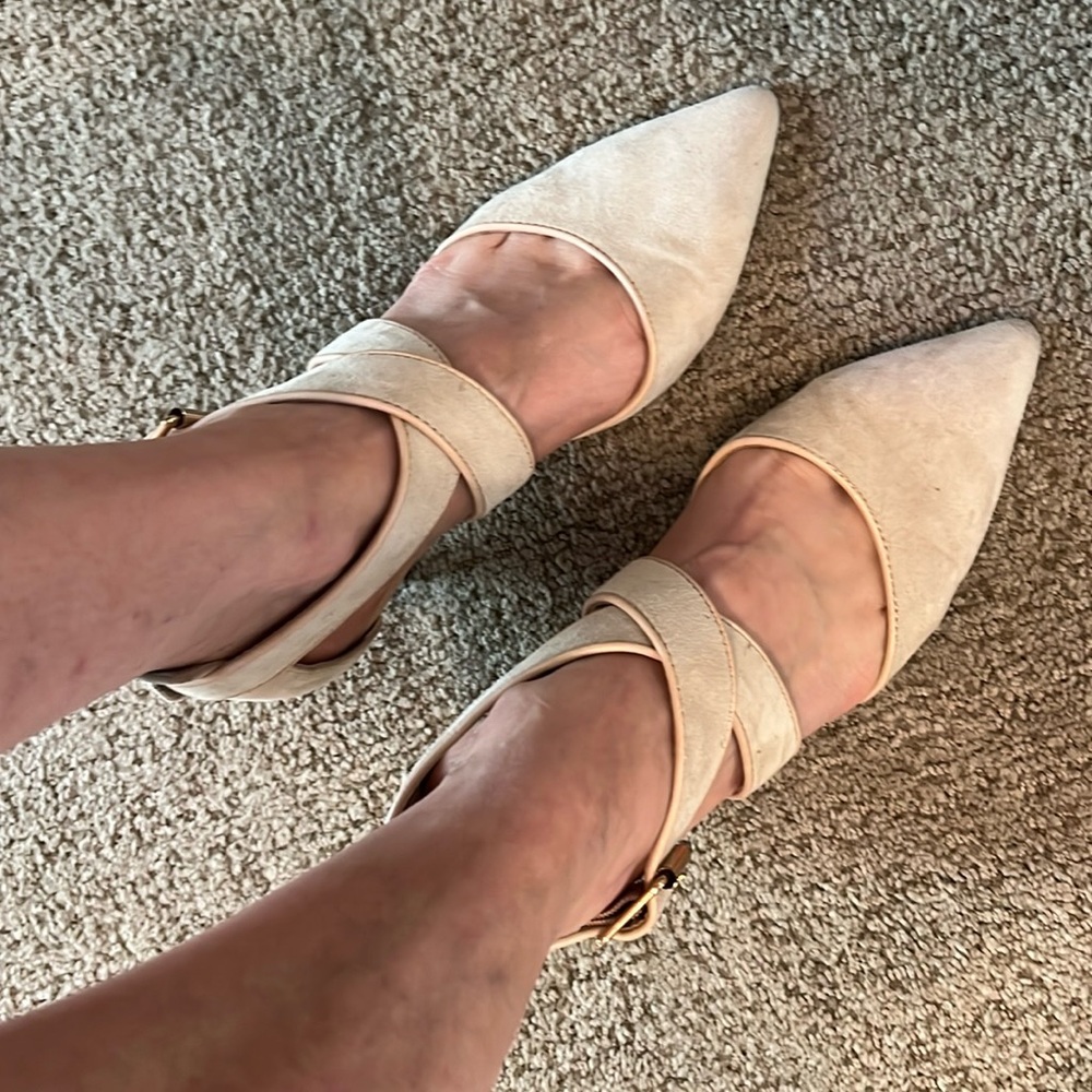 Sole society size 7 cream suede heels